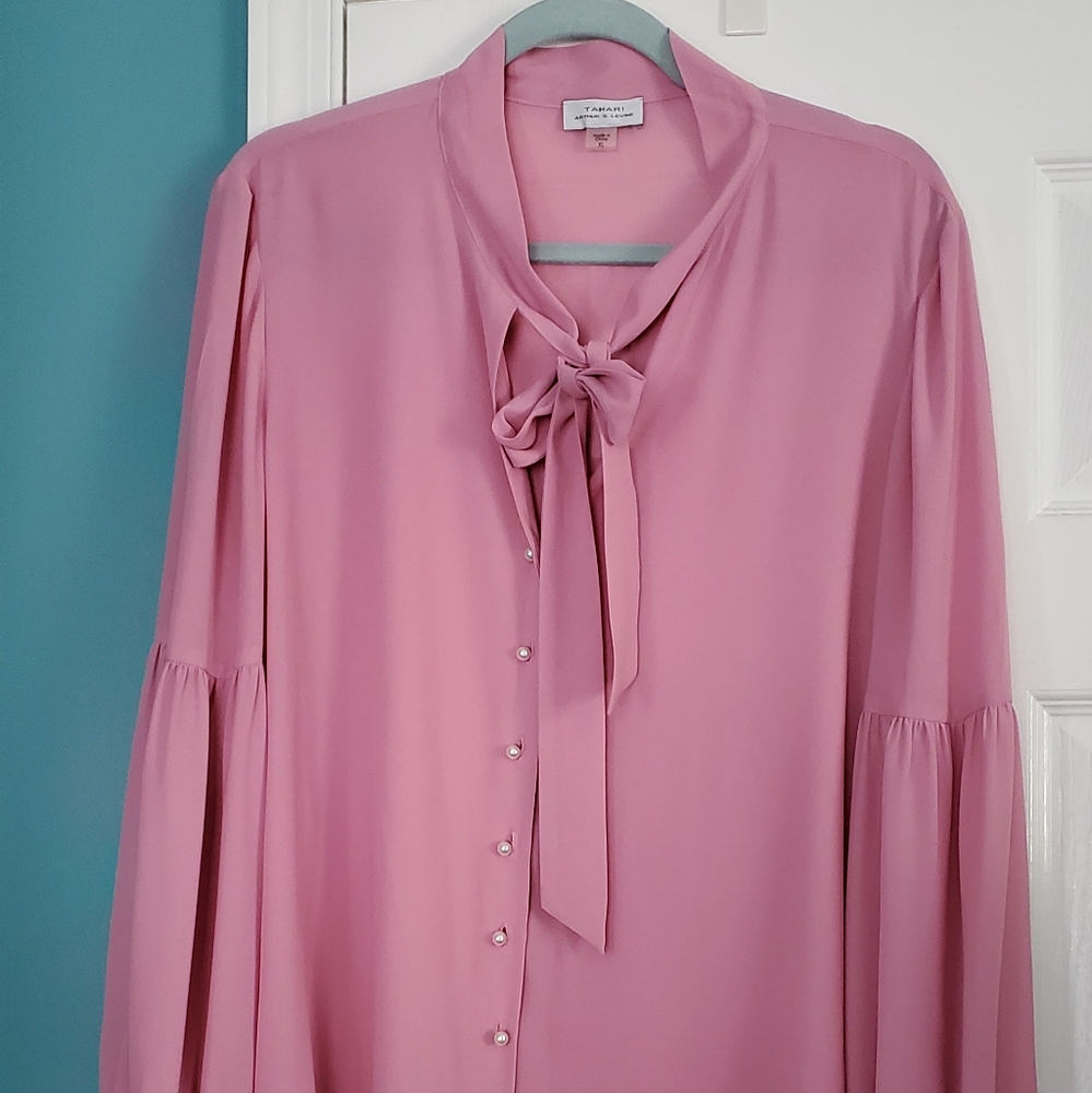 NWT Tahari Blouse